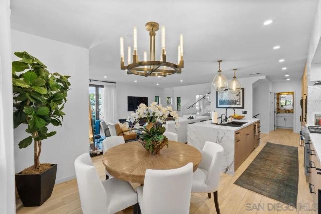 3301 Lincoln, Carlsbad, CA 92008