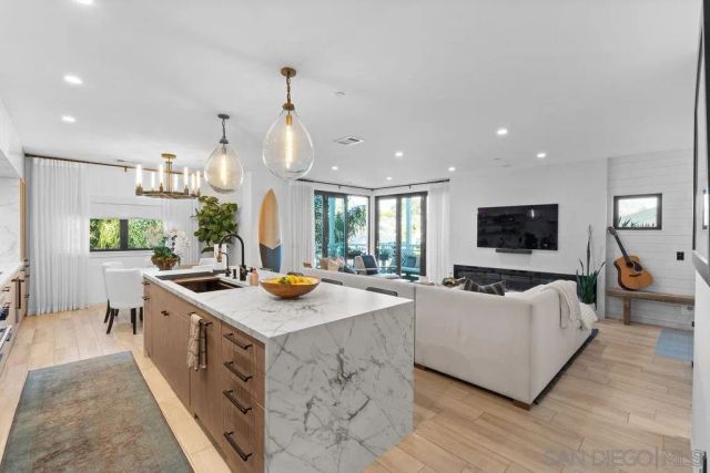 3301 Lincoln, Carlsbad, CA 92008