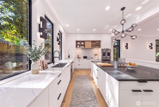 17720 SE 63rd Place, Bellevue, WA 98006