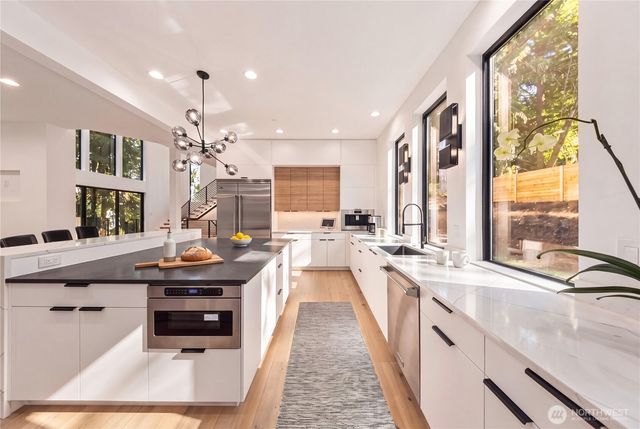 17720 SE 63rd Place, Bellevue, WA 98006