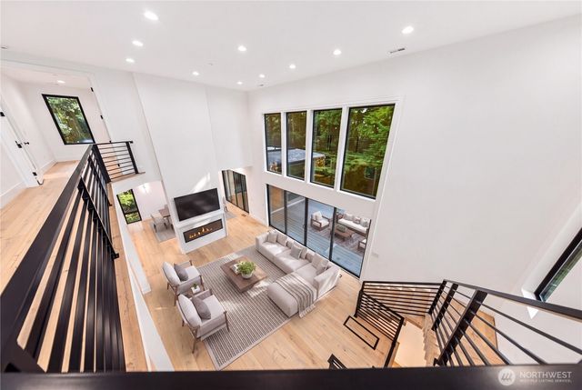 17720 SE 63rd Place, Bellevue, WA 98006