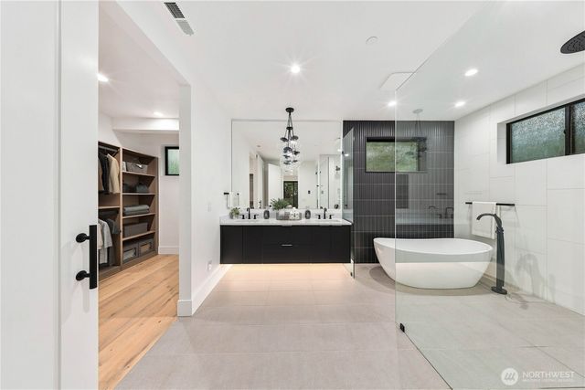 17720 SE 63rd Place, Bellevue, WA 98006