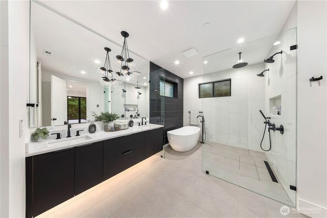 17720 SE 63rd Place, Bellevue, WA 98006