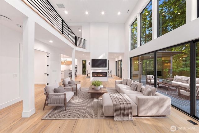 17720 SE 63rd Place, Bellevue, WA 98006