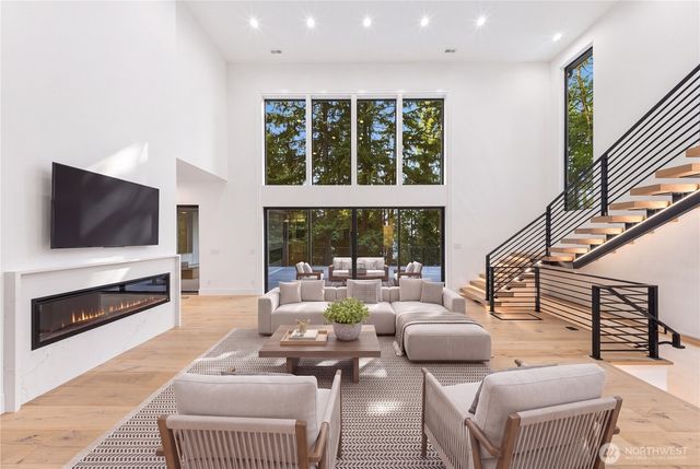 17720 SE 63rd Place, Bellevue, WA 98006