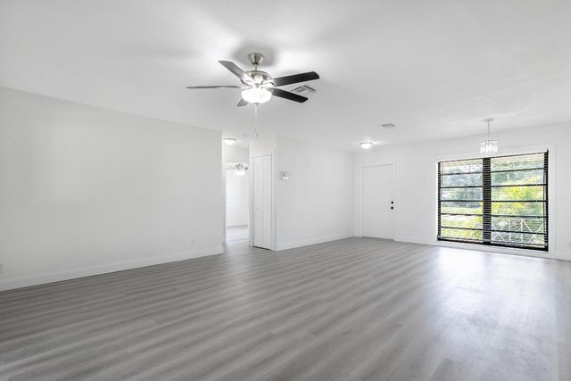 1040 Long Island Avenue, Fort Lauderdale, FL 33312