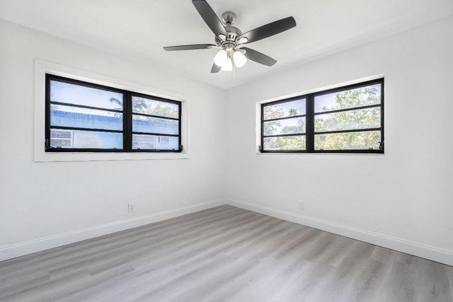 1040 Long Island Avenue, Fort Lauderdale, FL 33312