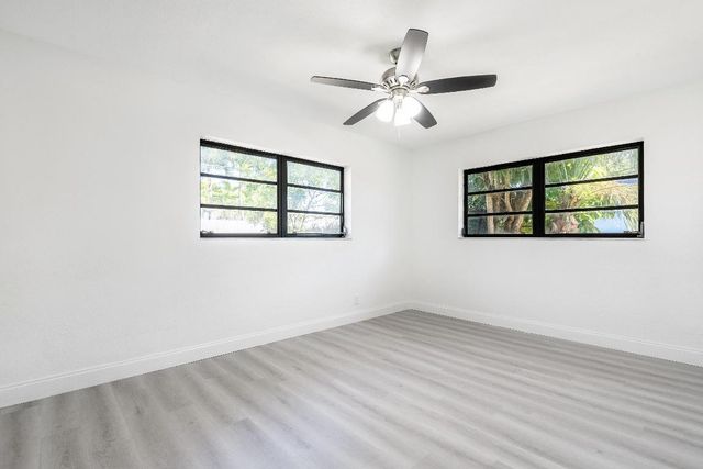 1040 Long Island Avenue, Fort Lauderdale, FL 33312