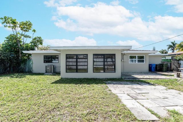 1040 Long Island Avenue, Fort Lauderdale, FL 33312