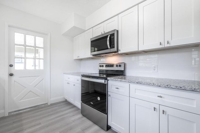 1040 Long Island Avenue, Fort Lauderdale, FL 33312