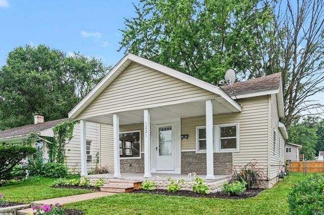 1221 S 32nd Street, South Bend, IN 46615