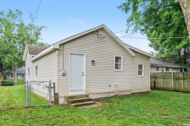 1221 S 32nd Street, South Bend, IN 46615