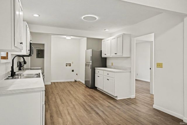 1221 S 32nd Street, South Bend, IN 46615