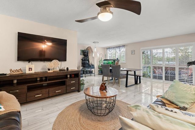 1400 Tallwood Avenue 206, Hollywood, FL 33021