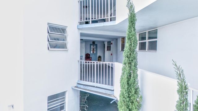 1400 Tallwood Avenue 206, Hollywood, FL 33021