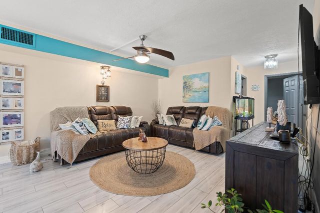 1400 Tallwood Avenue 206, Hollywood, FL 33021