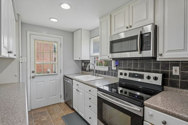 4211 McKee DRIVE, Whitehall, PA 15236