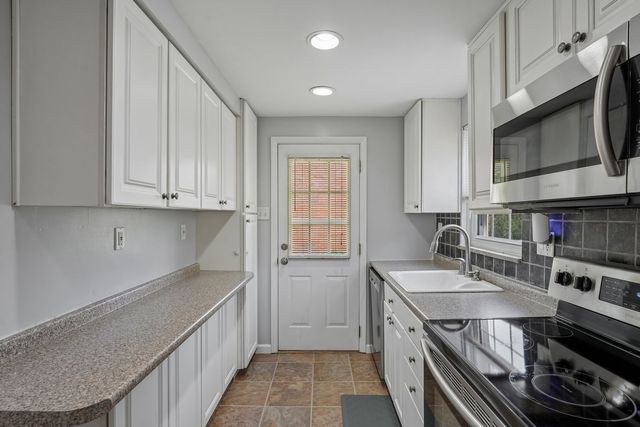 4211 McKee DRIVE, Whitehall, PA 15236