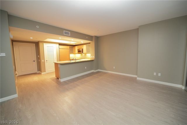322 Karen Avenue 1803, Las Vegas, NV 89109