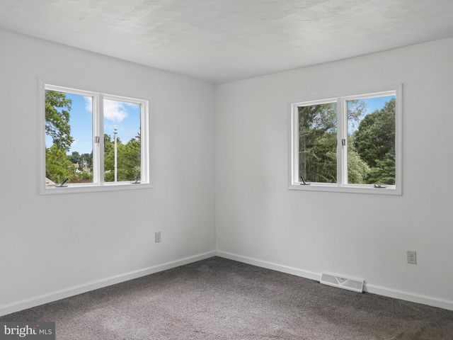 2210 BERKSHIRE RD, Lancaster, PA 17603