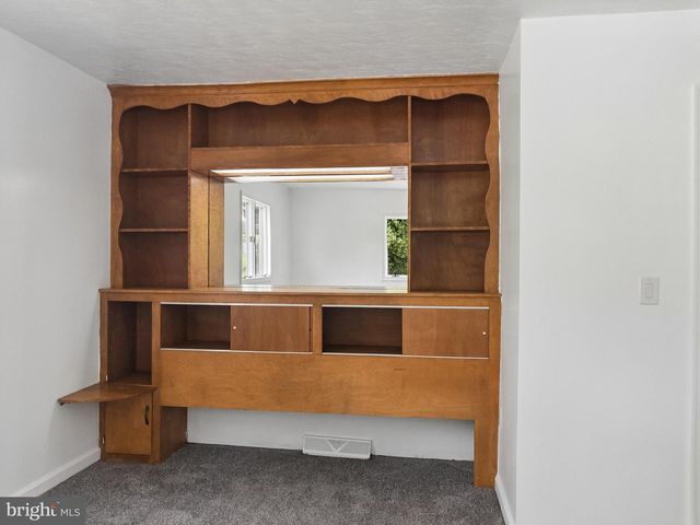 2210 BERKSHIRE RD, Lancaster, PA 17603