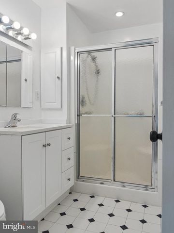 2210 BERKSHIRE RD, Lancaster, PA 17603