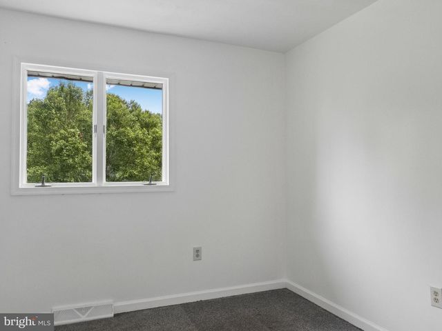 2210 BERKSHIRE RD, Lancaster, PA 17603