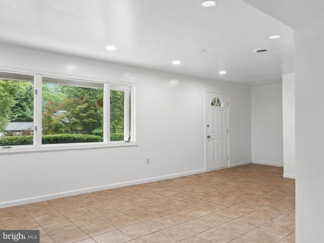 2210 BERKSHIRE RD, Lancaster, PA 17603