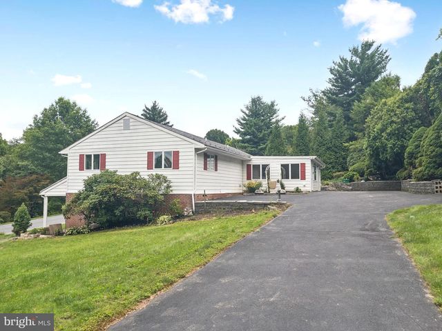2210 BERKSHIRE RD, Lancaster, PA 17603