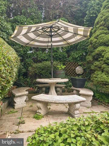 2210 BERKSHIRE RD, Lancaster, PA 17603