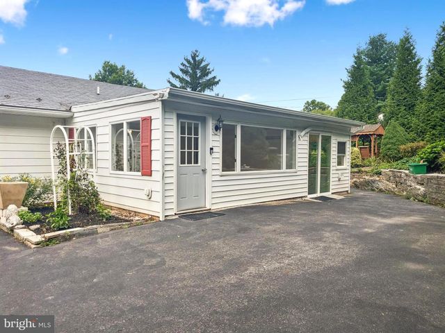 2210 BERKSHIRE RD, Lancaster, PA 17603