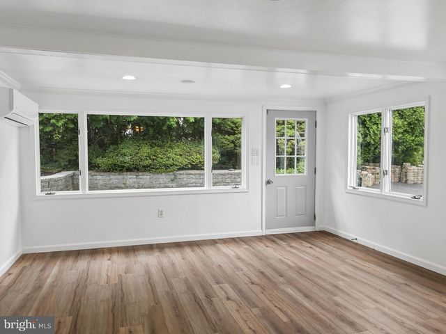 2210 BERKSHIRE RD, Lancaster, PA 17603