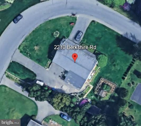 2210 BERKSHIRE RD, Lancaster, PA 17603