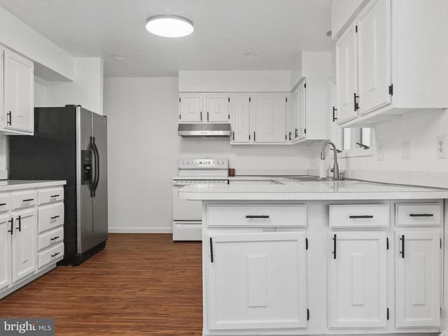2210 BERKSHIRE RD, Lancaster, PA 17603