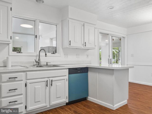 2210 BERKSHIRE RD, Lancaster, PA 17603