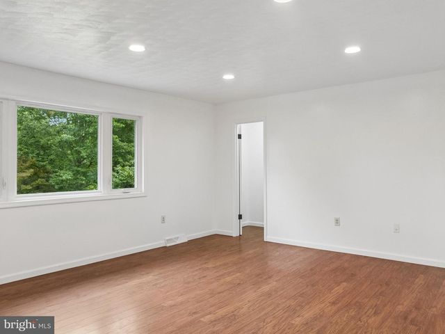2210 BERKSHIRE RD, Lancaster, PA 17603