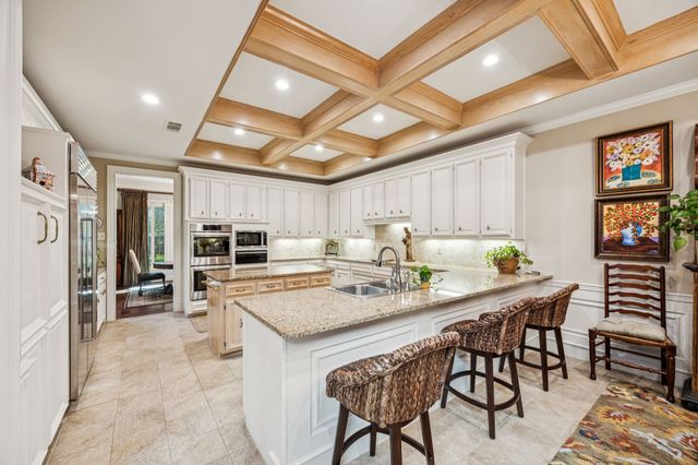 3 Glenmeadow Court, Dallas, TX 75225