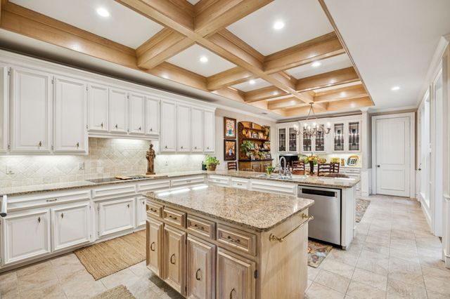 3 Glenmeadow Court, Dallas, TX 75225