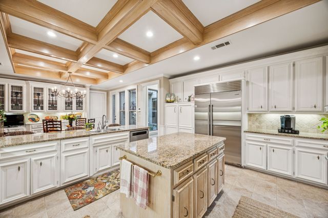 3 Glenmeadow Court, Dallas, TX 75225