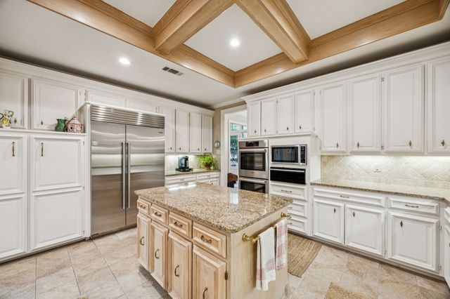 3 Glenmeadow Court, Dallas, TX 75225