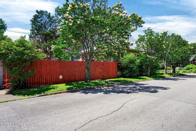 2228 Eastview Ave, Louisville, KY 40205