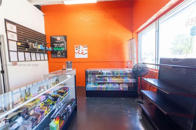 922 NW 36th st, Miami, FL 33127