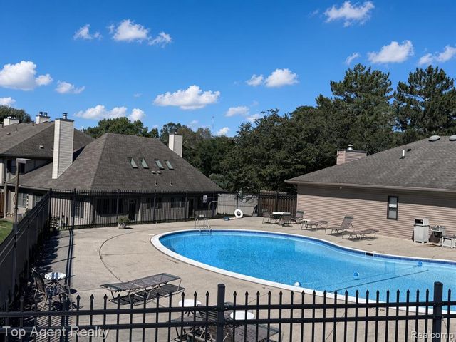 24769 Primrose Lane, Southfield, MI 48033