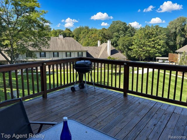 24769 Primrose Lane, Southfield, MI 48033