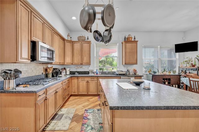 7008 Manzanares Drive, North Las Vegas, NV 89084