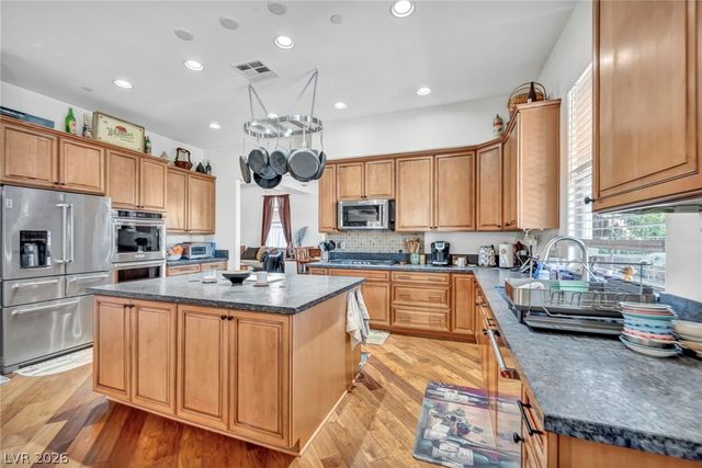 7008 Manzanares Drive, North Las Vegas, NV 89084