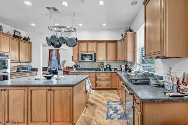 7008 Manzanares Drive, North Las Vegas, NV 89084