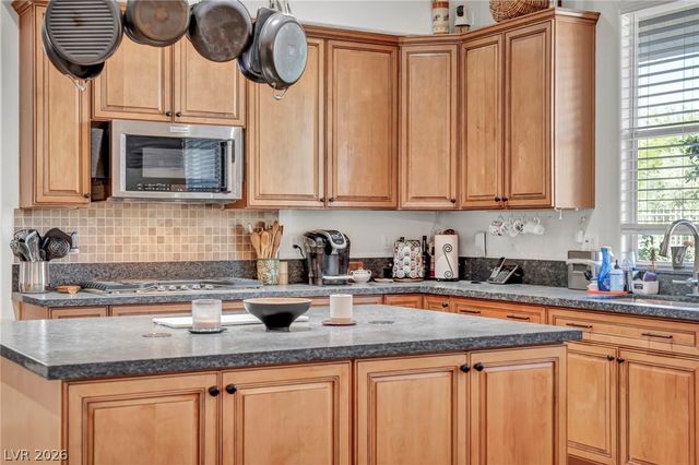 7008 Manzanares Drive, North Las Vegas, NV 89084