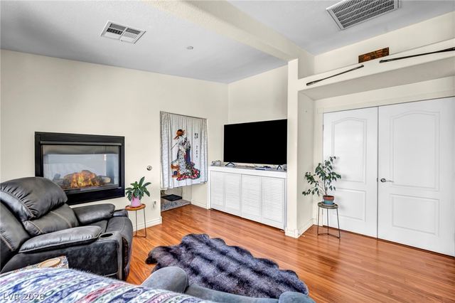 7008 Manzanares Drive, North Las Vegas, NV 89084