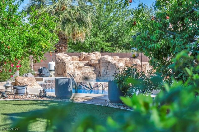 7008 Manzanares Drive, North Las Vegas, NV 89084